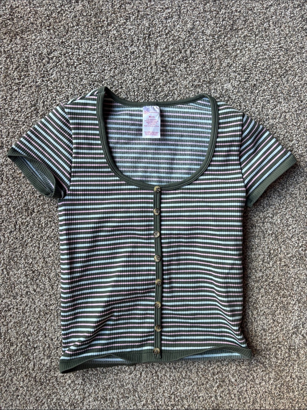 No Boundaries Olive Green Striped Short Sleeve Button-Front Tee